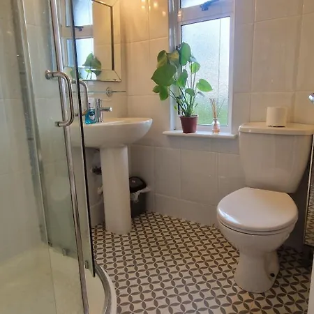 Cozy 2bdr Near Luas 5km To Centre Dublin