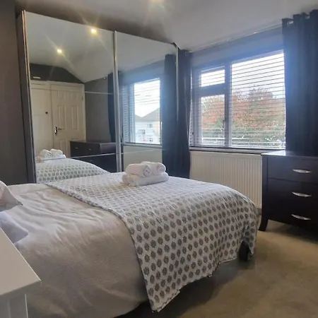 Cozy 2bdr Near Luas 5km To Centre *