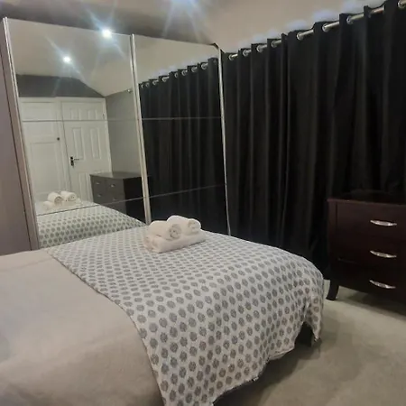 Prázdninový dům Cozy 2bdr Near Luas 5km To Centre Dublin