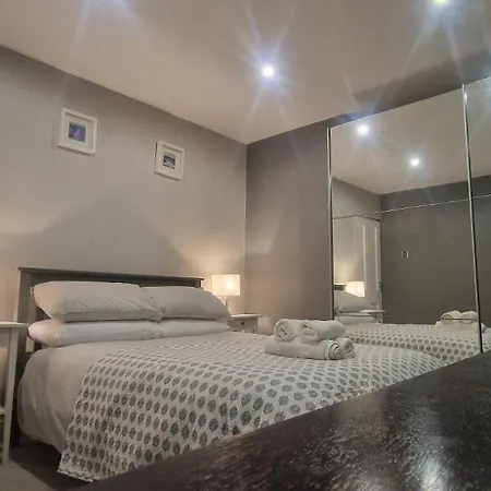 Cozy 2bdr Near Luas 5km To Centre * Dublin